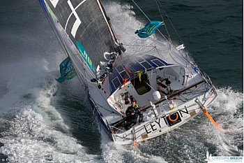 Route du Rhum 2018  le 8 nov - 17h29 : Une troisième dépression   @routedurhum @TeamVentDebout